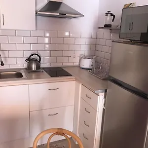 Terrasse. Wintersonne. Zentral. Gemütlich. Einfach Apartamento